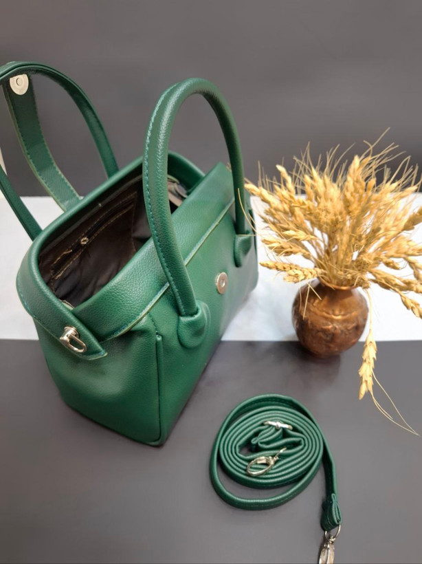 "کیف زنانه و دخترانه مدل شیکا با طراحی زیبا و شیک"