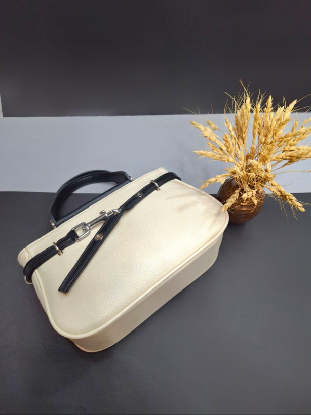 "کیف دستی زنانه و دخترانه مدل تات با طراحی زیبا و دستگیره راحت"