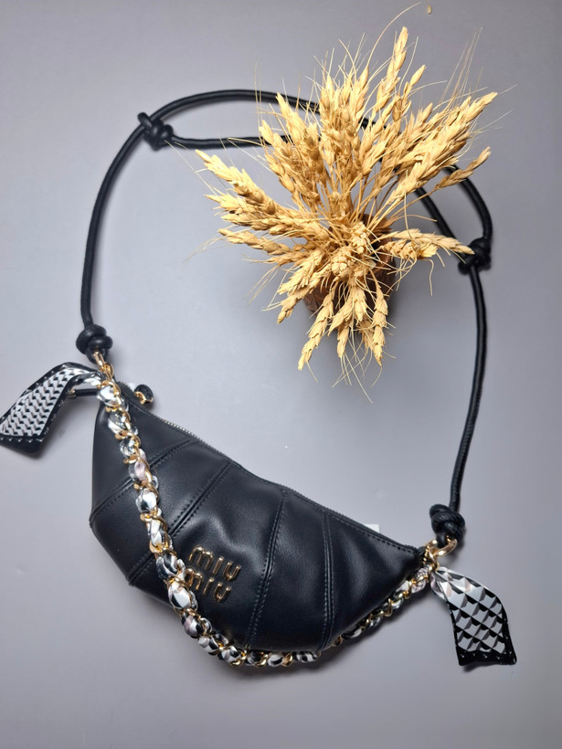 "کیف فانتزی با یراق miu miu و تک زیپ"