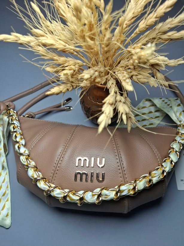 "کیف دخترانه و زنانه مدل میرا با زنجیر بافته شده و بند چرمی گرهای"