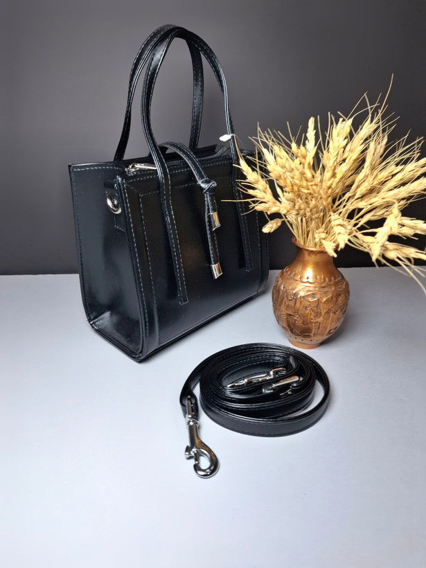 کیف اسپرت دخترانه دستی و دوشی مدل چیکات با بند بلند و طراحی مربعی