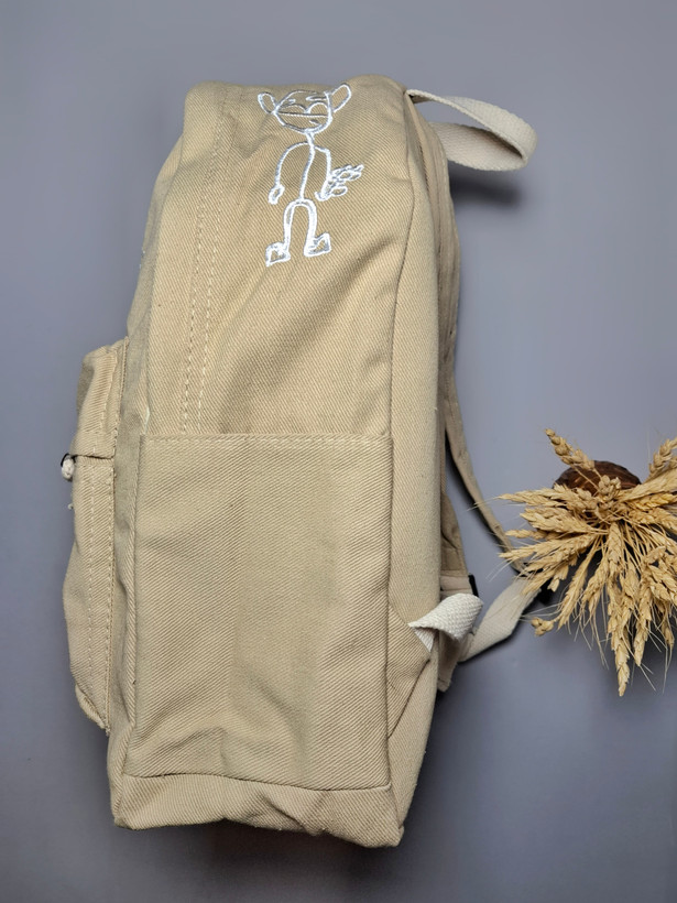 کوله پشتی استیکر از جنس کتان خارجی با رویه گلدوزی شده مدل استیکر، بسیار سبک و نرم