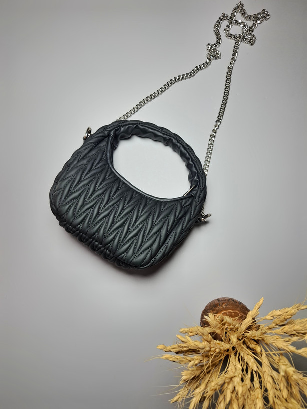 "کیف فانتزی دخترانه میومیو با گلدوزی زیبا و زنجیر استیل قابل تنظیم، طراحی شیک و جادار"